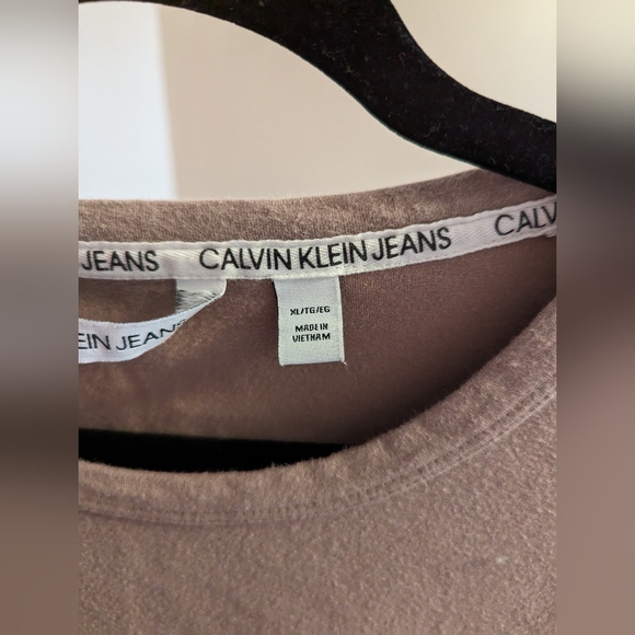 Calvin Klein Jeans tan short sleeve dress with white and silver letter details - Picture 3 of 4
